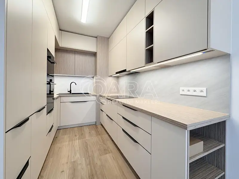 Pronájem bytu 2+kk 53 m², Praha – náhled fotky 2