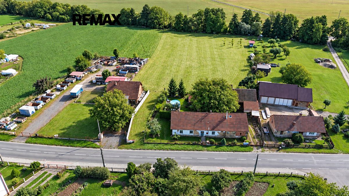 Prodej stavebního pozemku 7574 m² – fotografie 2