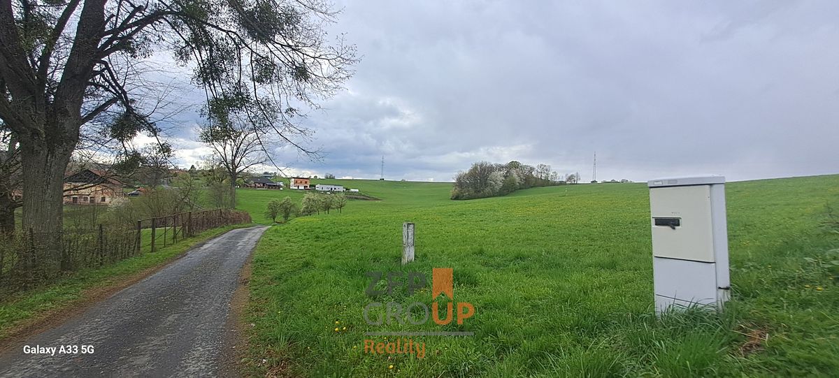 Prodej stavebního pozemku 4261 m² – fotografie 3