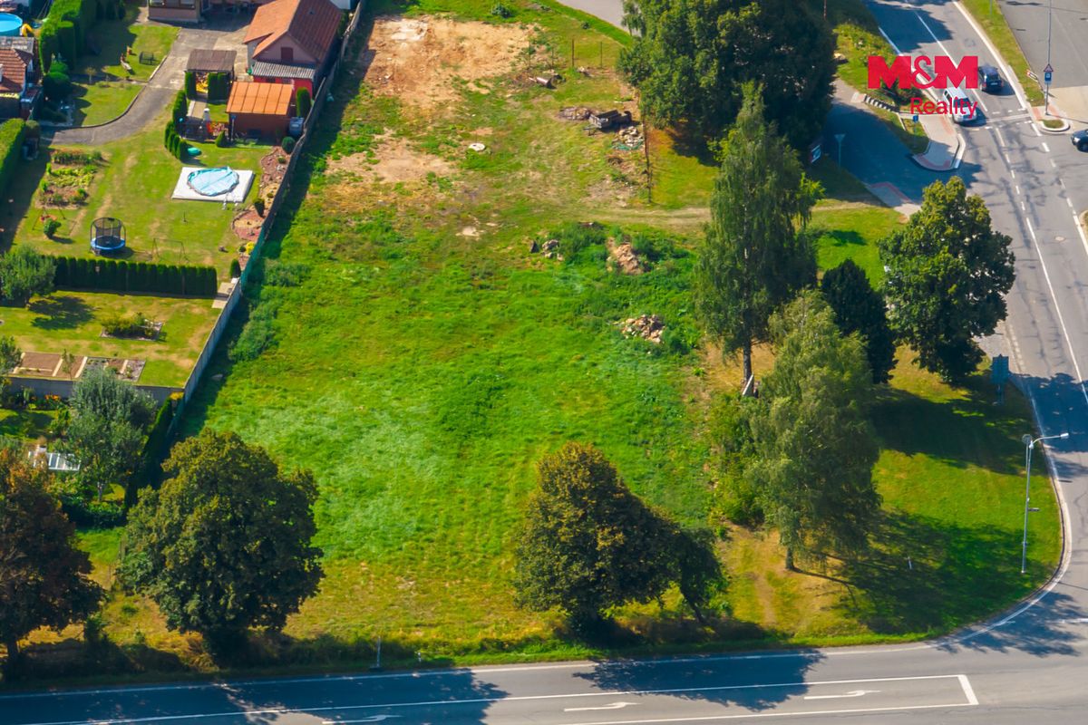 Prodej stavebního pozemku 898 m² – fotografie 2