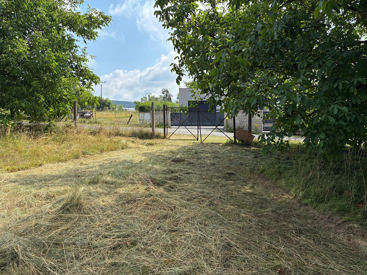 Prodej stavebního pozemku 1660 m² – fotografie 3