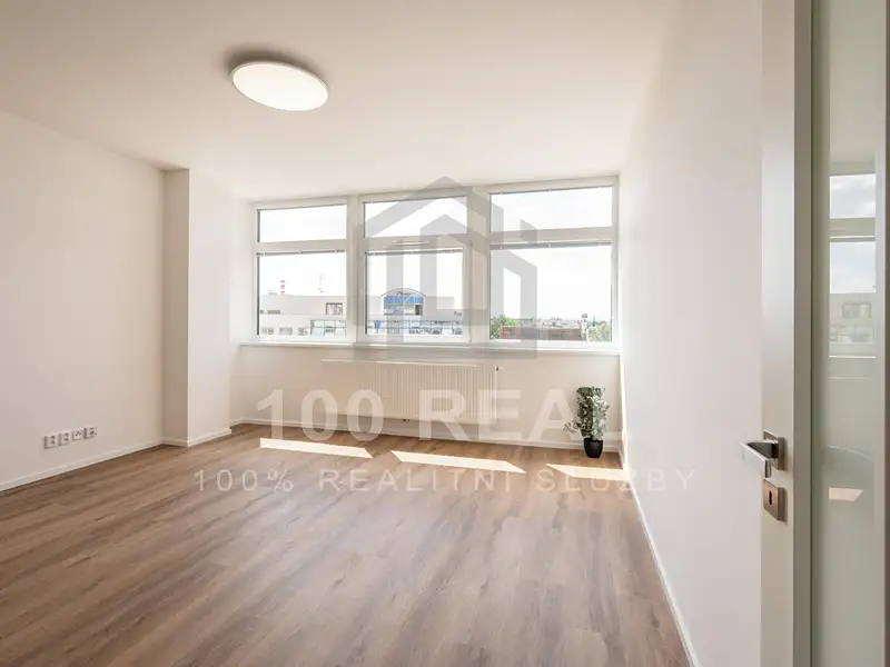Pronájem bytu 2+kk 54 m², Pardubice – náhled fotky 3