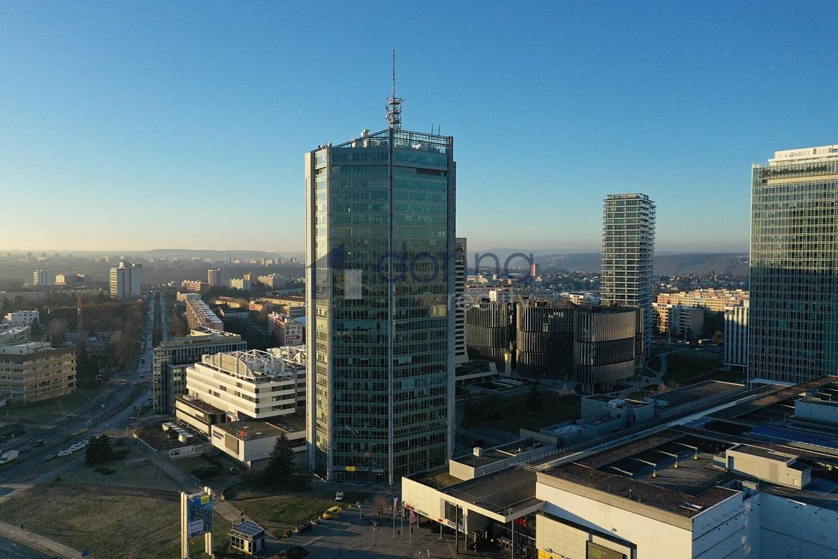 Pronájem kanceláře 39 m² – fotografie 4