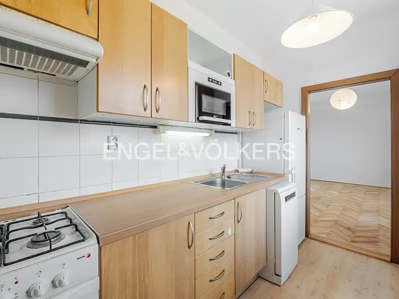Pronájem bytu 3+1 78 m², Praha – náhled fotky 2