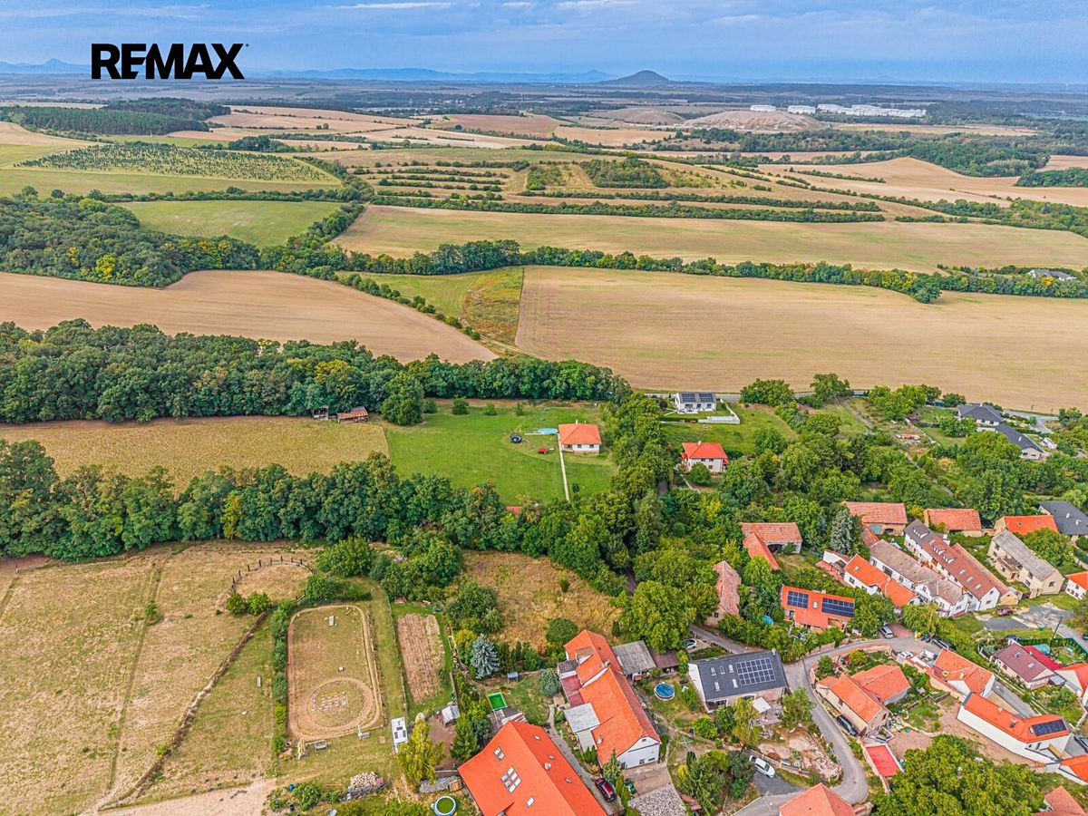 Prodej stavebního pozemku 1882 m² – fotografie 3
