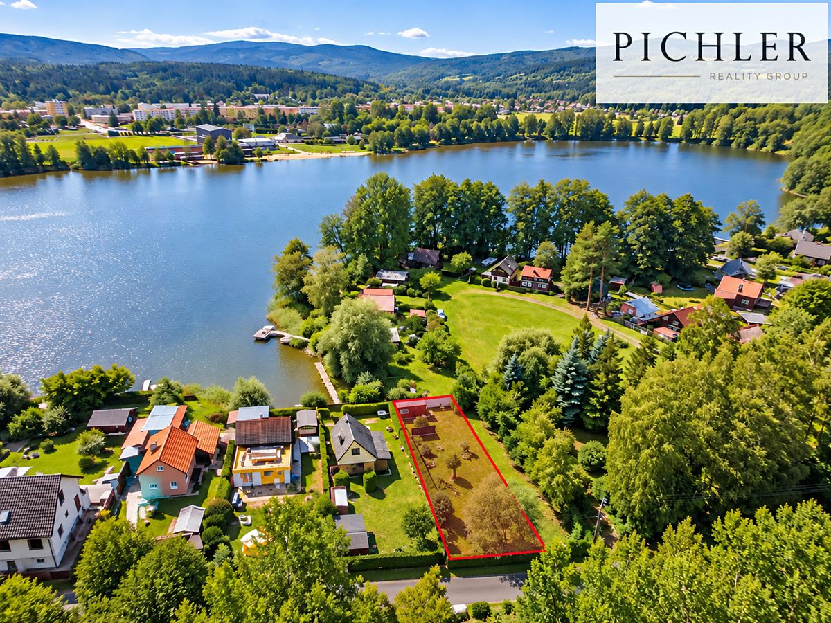 Prodej stavebního pozemku 455 m², Nová Role – fotka 1 z 3