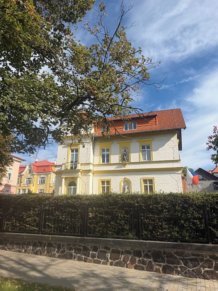 Pronájem bytu 2+kk 95 m² – fotografie 2
