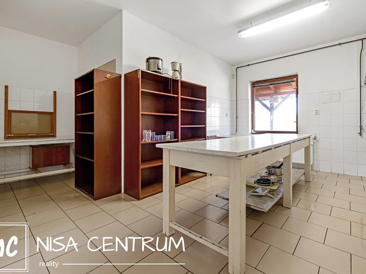 Prodej komerčního prostoru, 780 m² (18 z 28)