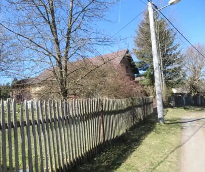 Dražba rodinného domu 202 m², pozemek 1081 m², Bezvěrov – náhled fotky 2