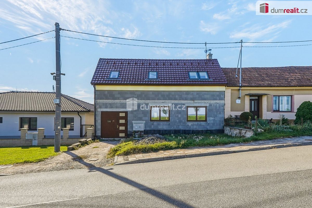 Prodej rodinného domu 220 m², pozemek 679 m²
