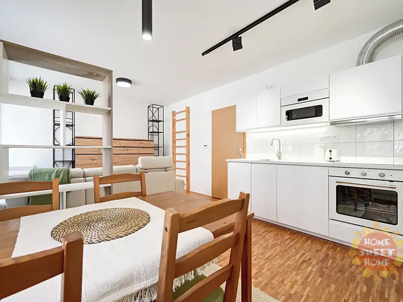 Pronájem bytu 1+kk 30 m², Praha – náhled fotky 2