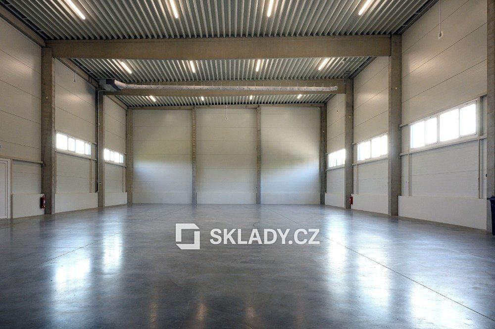 Pronájem skladového prostoru 476 m² – fotografie 2