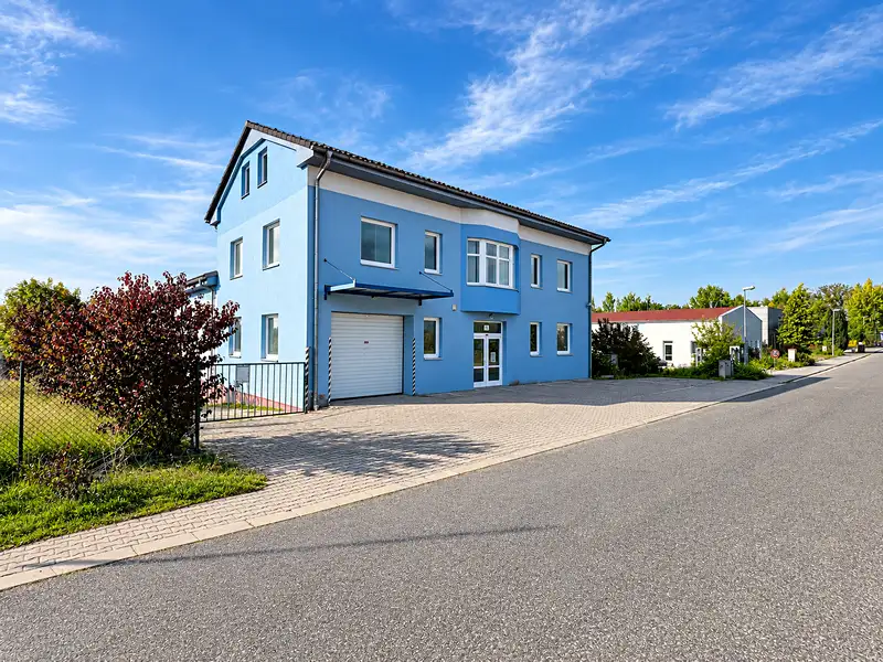Pronájem výrobní haly, prostoru 994 m², Jičín – náhled fotky 1