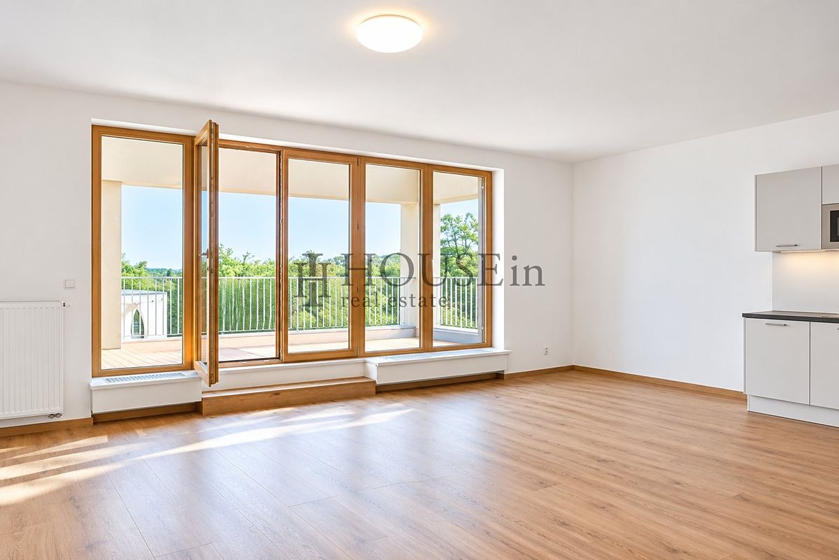 Pronájem bytu 4+kk 103 m² – fotografie 3
