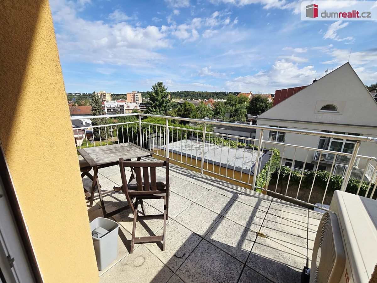Pronájem bytu 2+kk 45 m² – fotografie 3