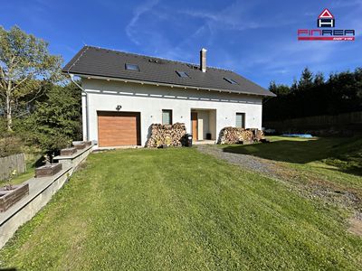 Prodej rodinného domu 195 m², pozemek 2105 m²