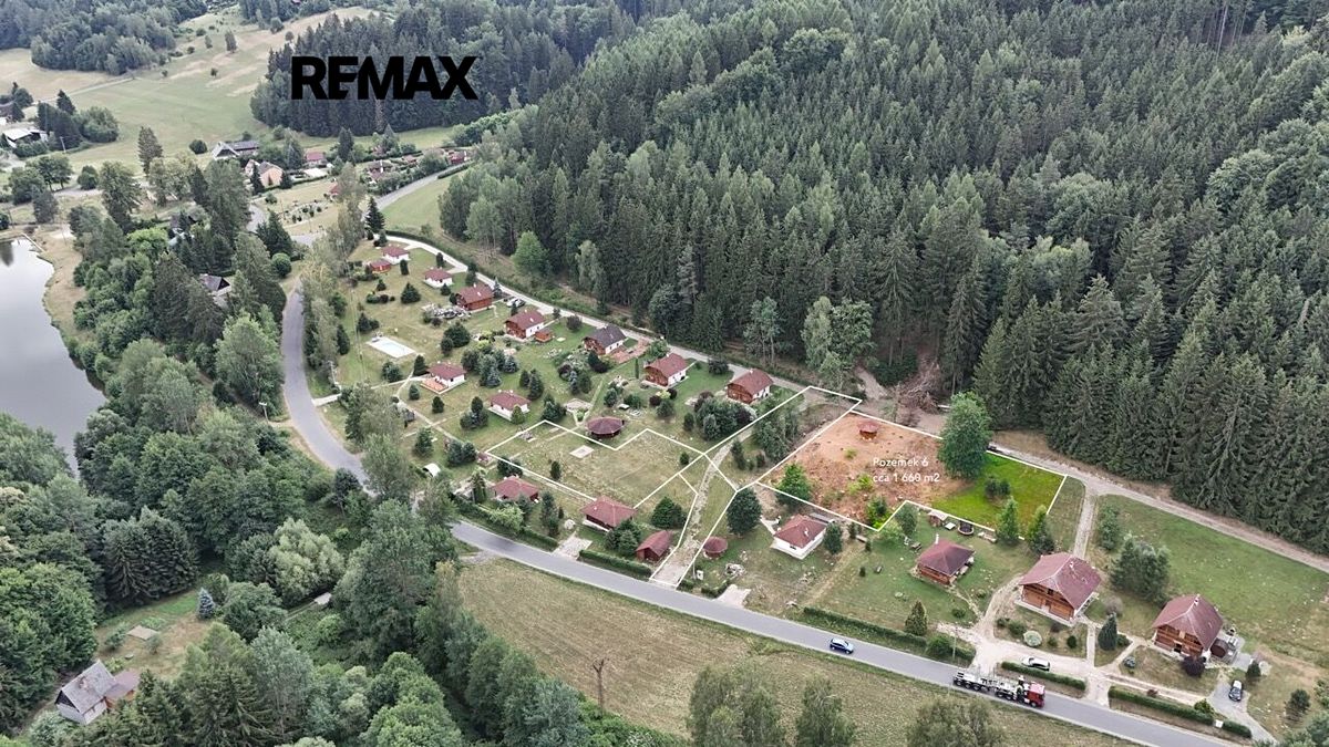 Prodej stavebního pozemku 1660 m²