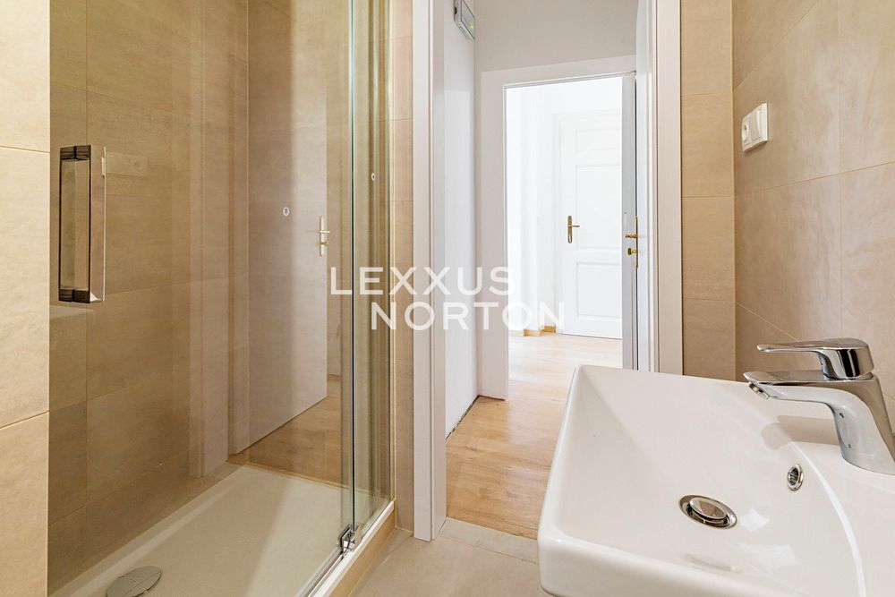 Pronájem obchodního prostoru 56 m² – fotografie 4