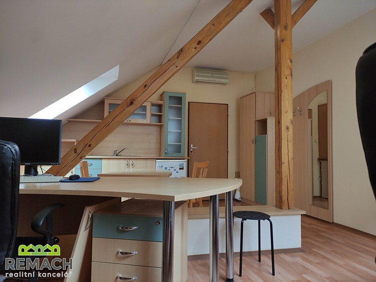 Комерційне приміщення в оренду, 35 м² (3 з 8)
