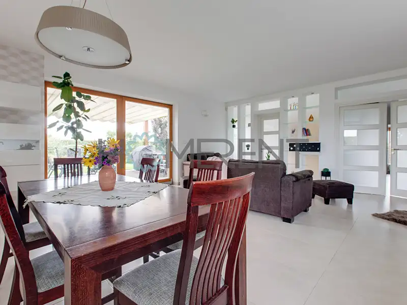 Pronájem vily 240 m², pozemek 1200 m², Nučice – náhled fotky 3