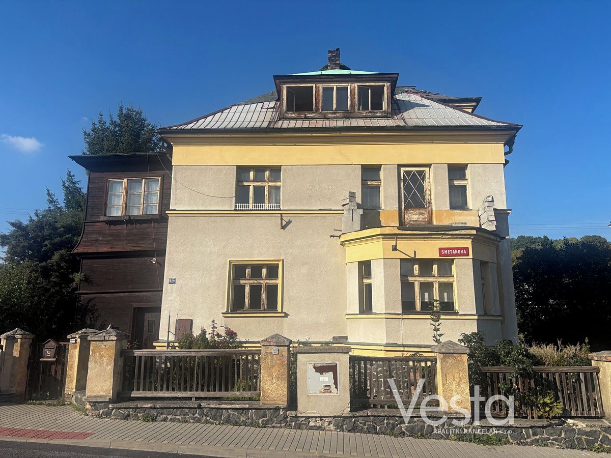 Prodej rodinného domu 300 m², pozemek 1205 m²