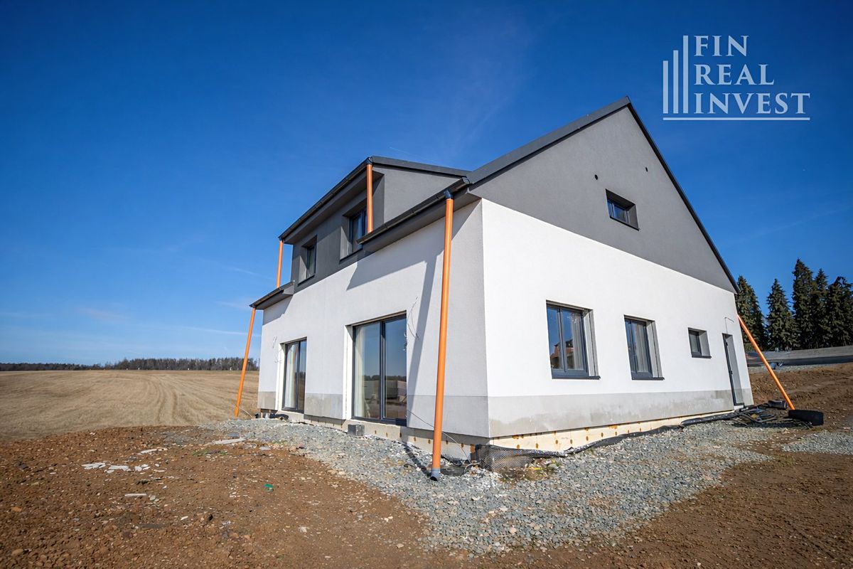 Prodej rodinného domu 132 m², pozemek 700 m² – fotografie 3