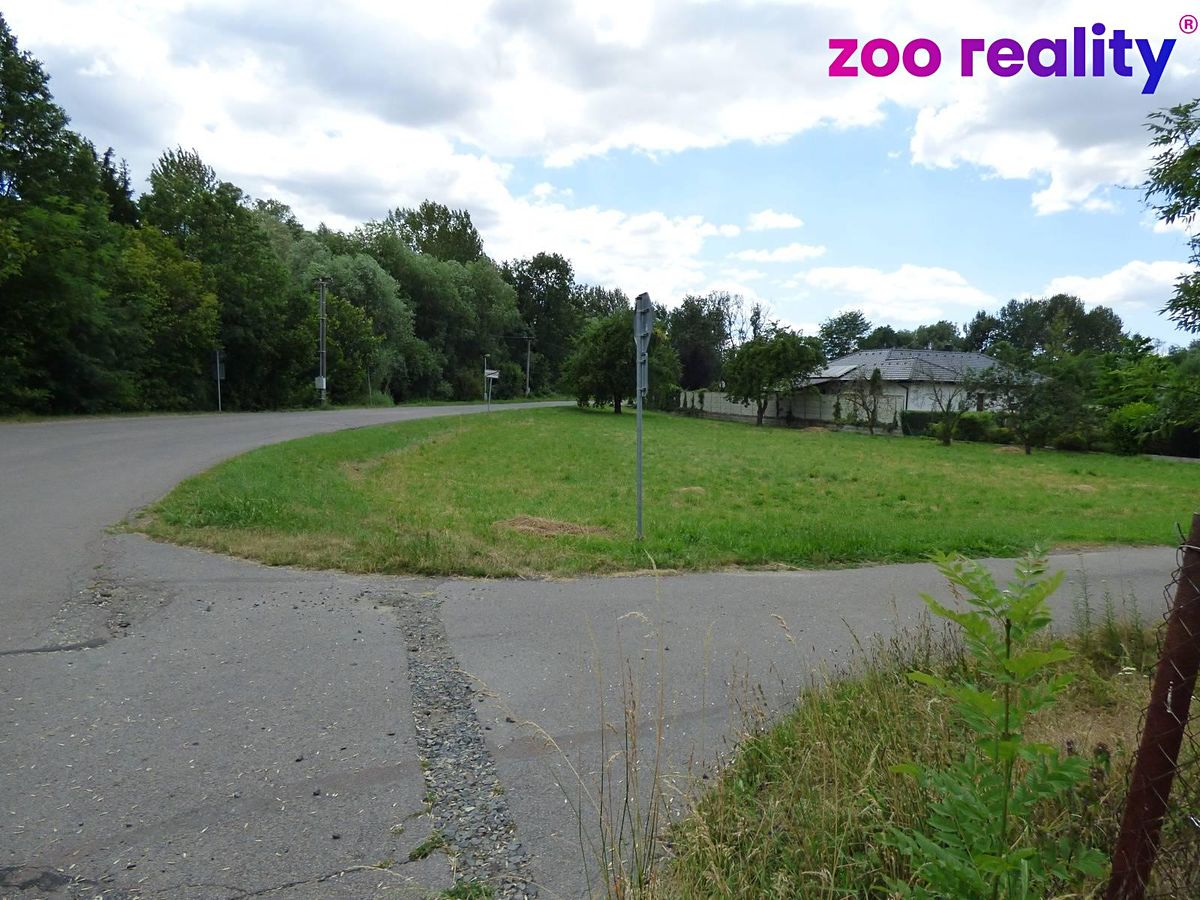 Prodej stavebního pozemku 826 m² – fotografie 3