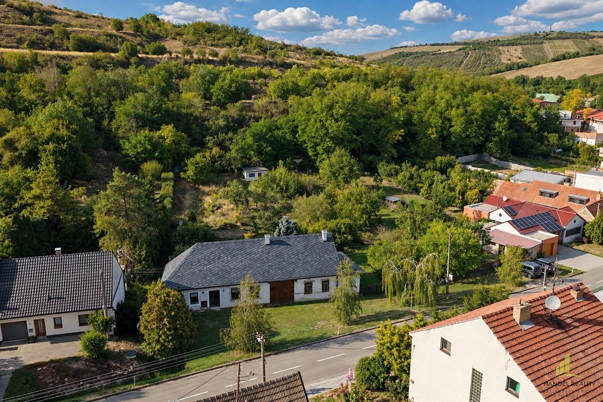 Prodej stavebního pozemku 3500 m² – fotografie 2
