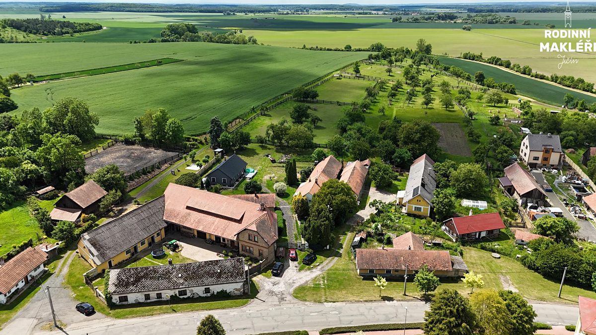 Prodej rodinného domu 100 m², pozemek 777 m² – fotografie 4