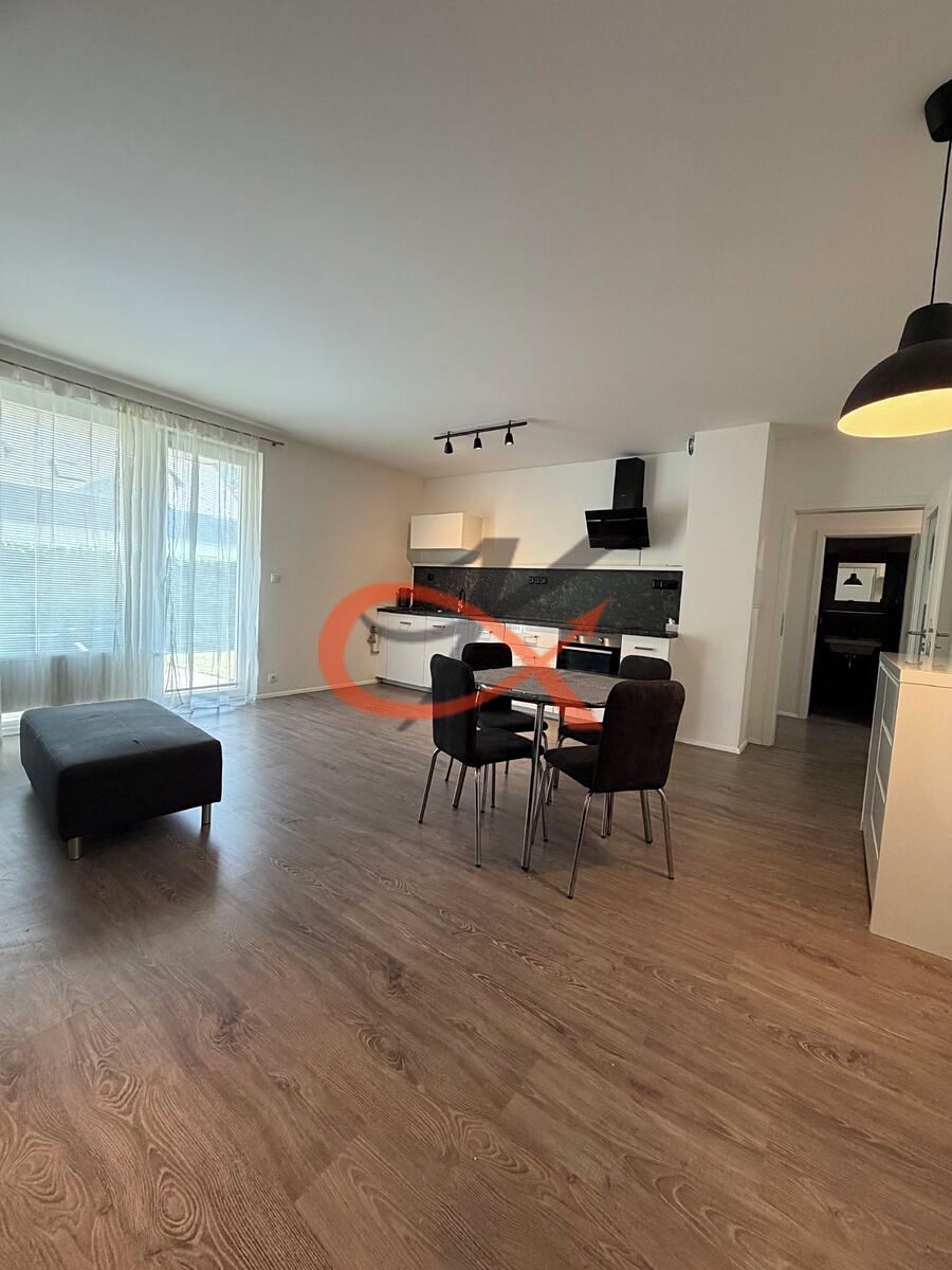 Pronájem bytu 2+kk 60 m² – fotografie 5