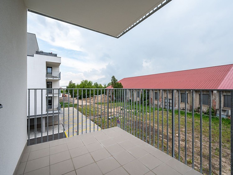 Pronájem bytu 3+kk, 76 m² (6 z 12)