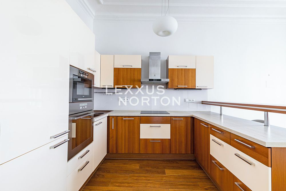 Pronájem bytu 4+1 154 m² – fotografie 2