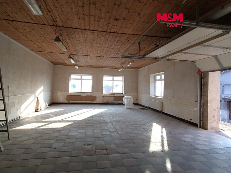 Pronájem komerčního prostoru, 160 m² (1 z 10)