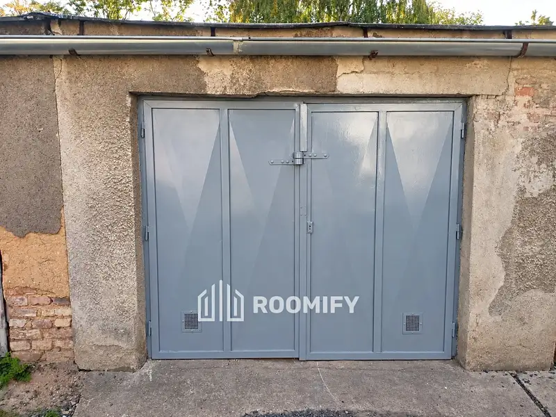 Prodej garáže 18 m², Praha – náhled fotky 1