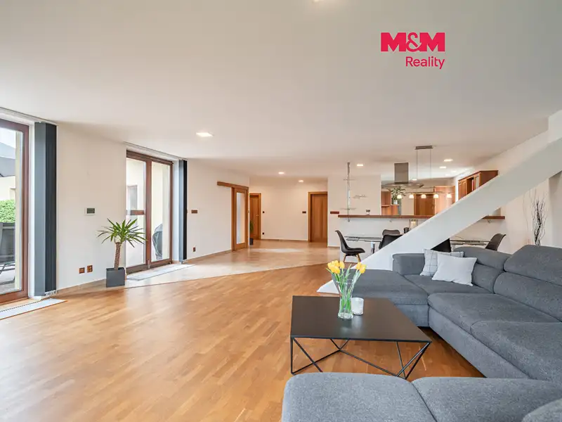 Prodej rodinného domu 196 m², pozemek 1242 m², Václavice – náhled fotky 1