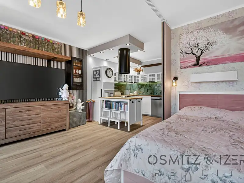 Prodej bytu 1+kk 70 m², Praha – náhled fotky 1