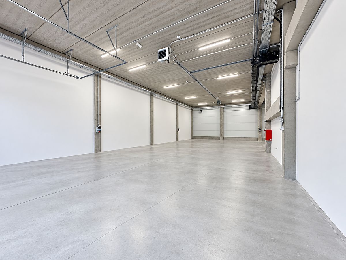 Pronájem skladového prostoru 550 m²