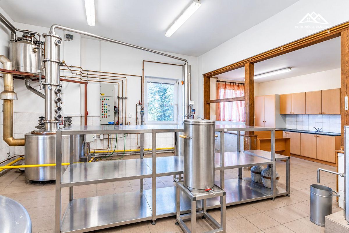 Pronájem výrobní haly, prostoru 266 m² – fotografie 2