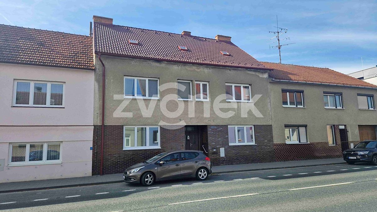 Prodej rodinného domu 200 m², pozemek 696 m²
