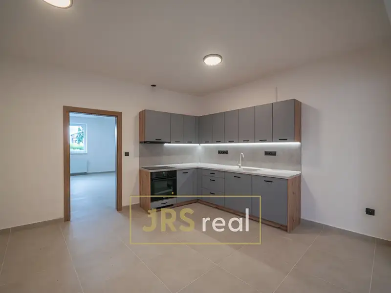 Prodej rodinného domu 233 m², pozemek 353 m², Veselí nad Moravou – náhled fotky 2