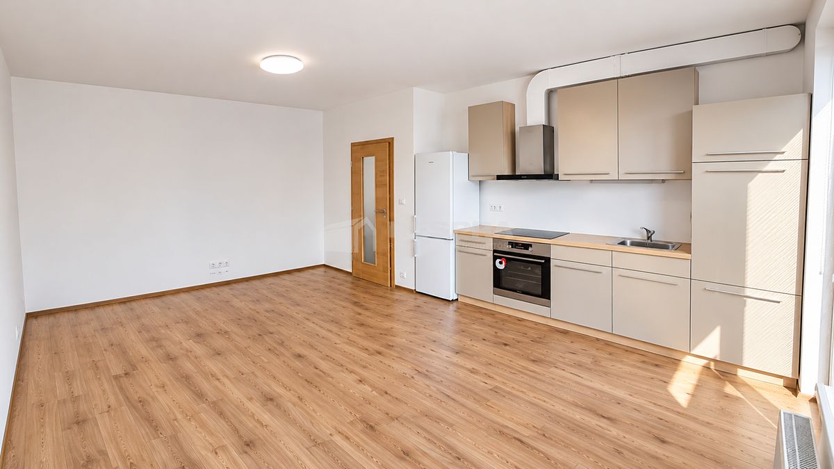 Pronájem bytu 1+kk 38 m²