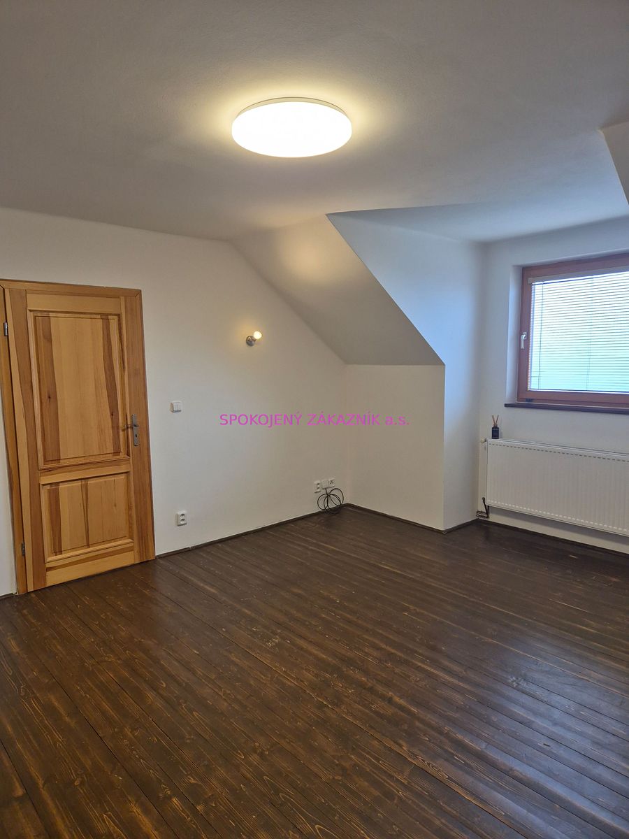 Pronájem bytu 2+1 59 m² – fotografie 3