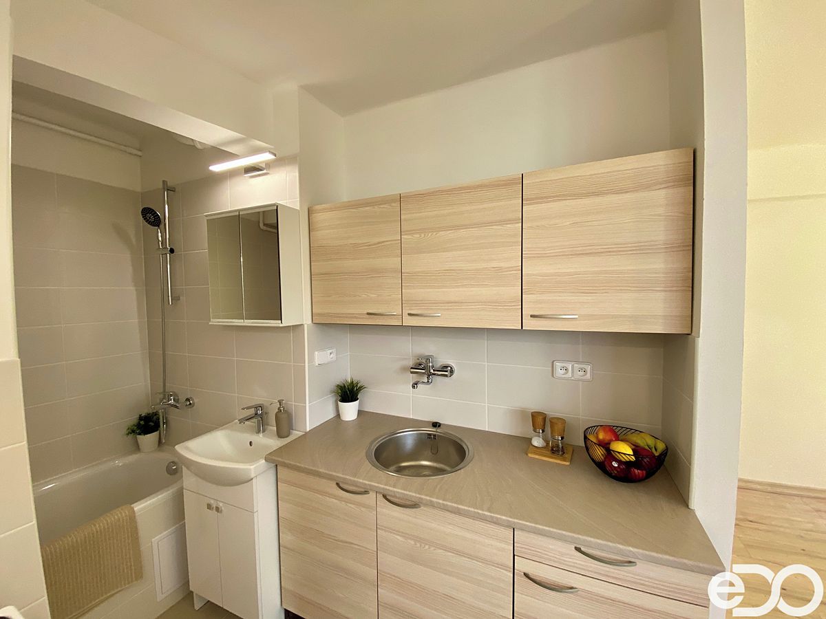 Pronájem bytu 1+kk 37 m² – fotografie 3