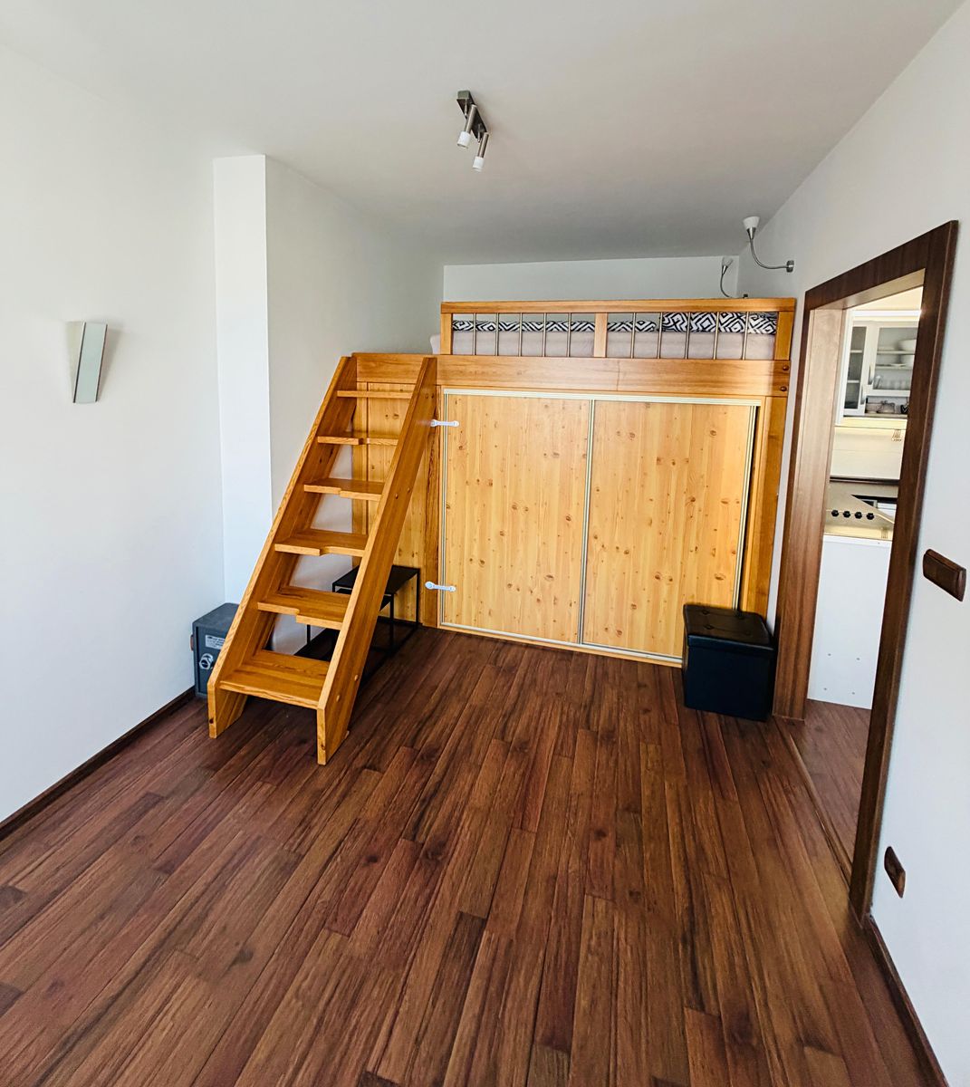 Pronájem bytu 1+1 50 m² – fotografie 2