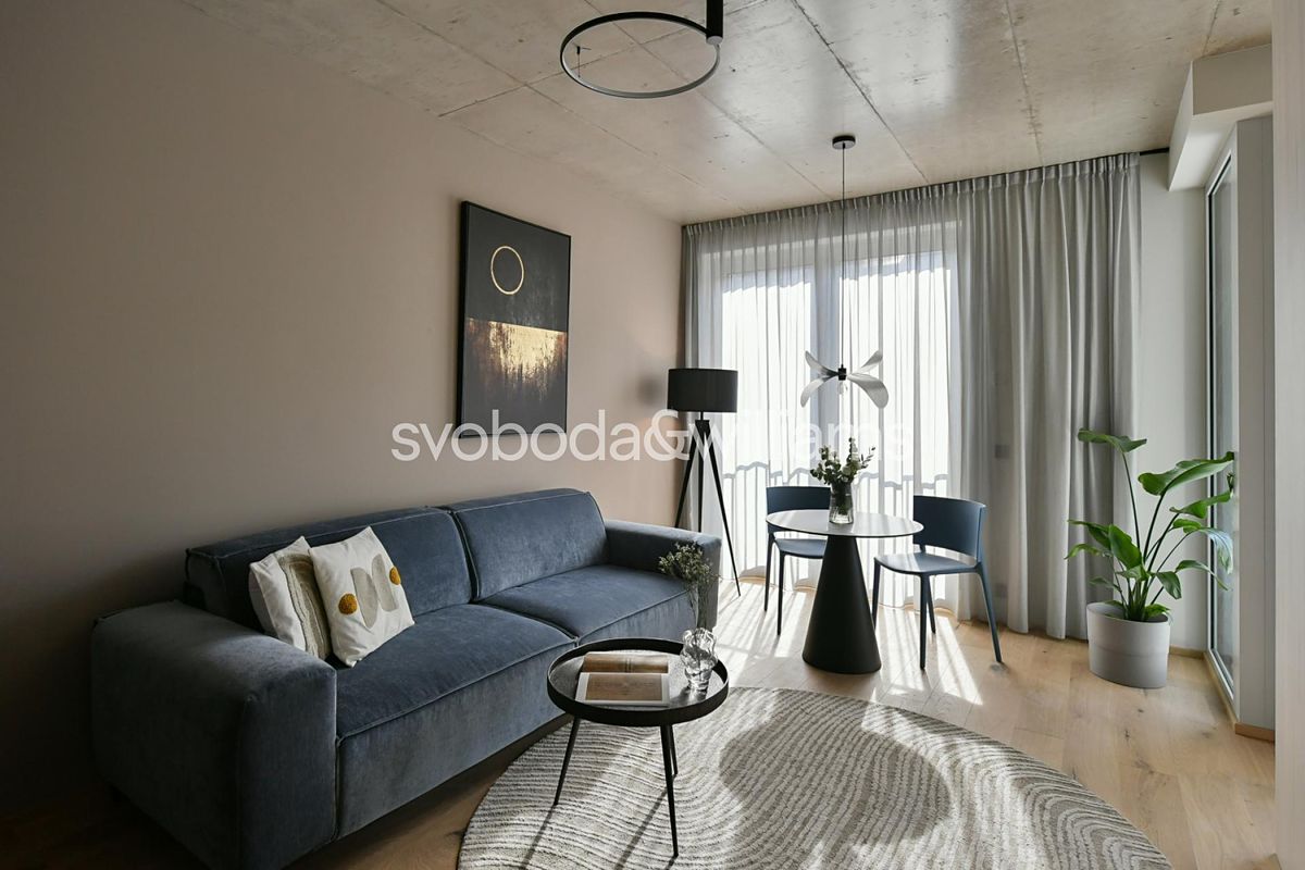Pronájem bytu 2+kk 40 m² – fotografie 2
