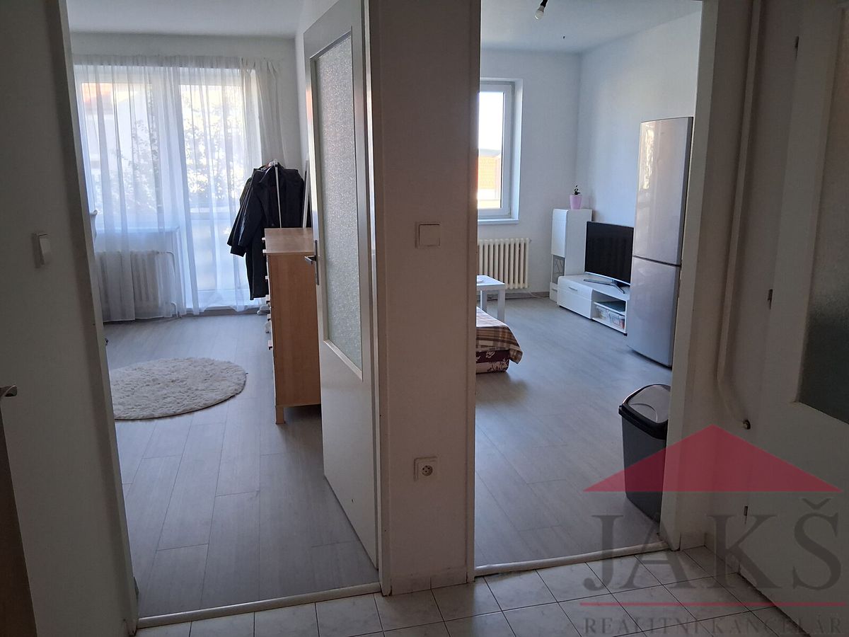 Pronájem bytu 2+kk 41 m² – fotografie 4