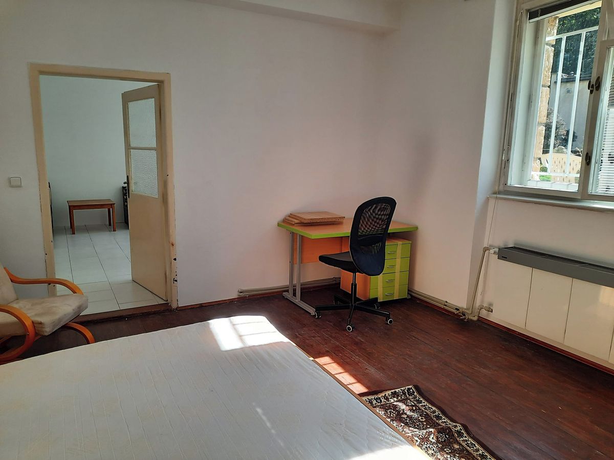 Pronájem bytu 2+1 80 m² – fotografie 3
