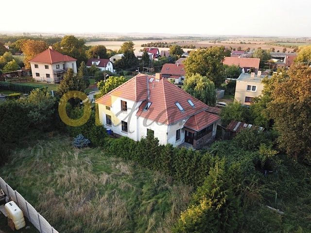 Dražba rodinného domu 648 m², pozemek 2795 m², Kolín – fotka 1 z 3