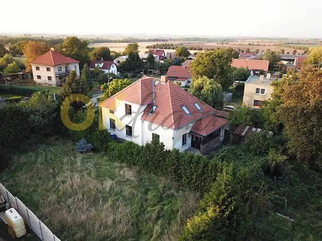 Dražba rodinného domu 648 m², pozemek 2795 m², Kolín – náhled fotky 1