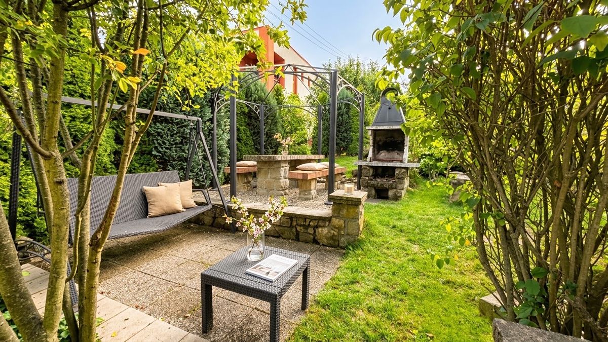 Prodej rodinného domu 241 m², pozemek 589 m² – fotografie 5